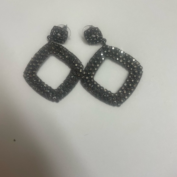 Elegant Black Square Sparkling Dangle Earrings - Picture 1 of 4